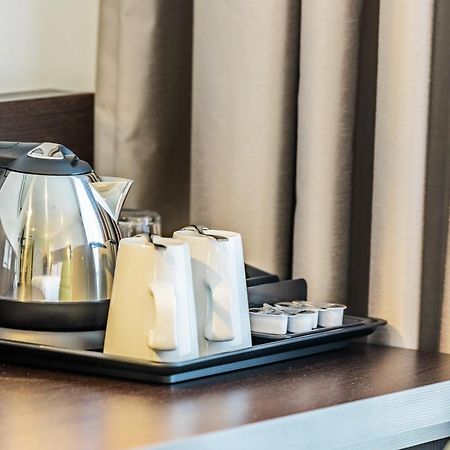 Premier Inn Hamburg City Klostertor Экстерьер фото