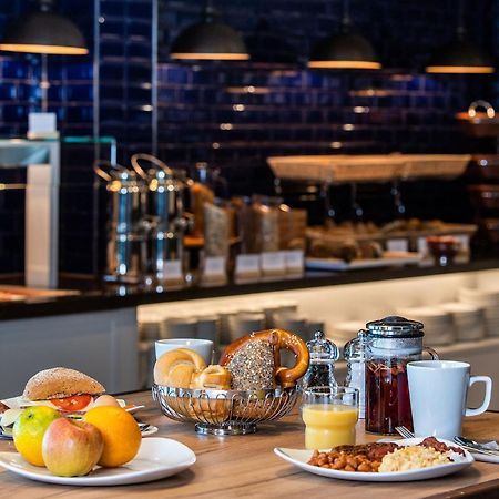 Premier Inn Hamburg City Klostertor Экстерьер фото