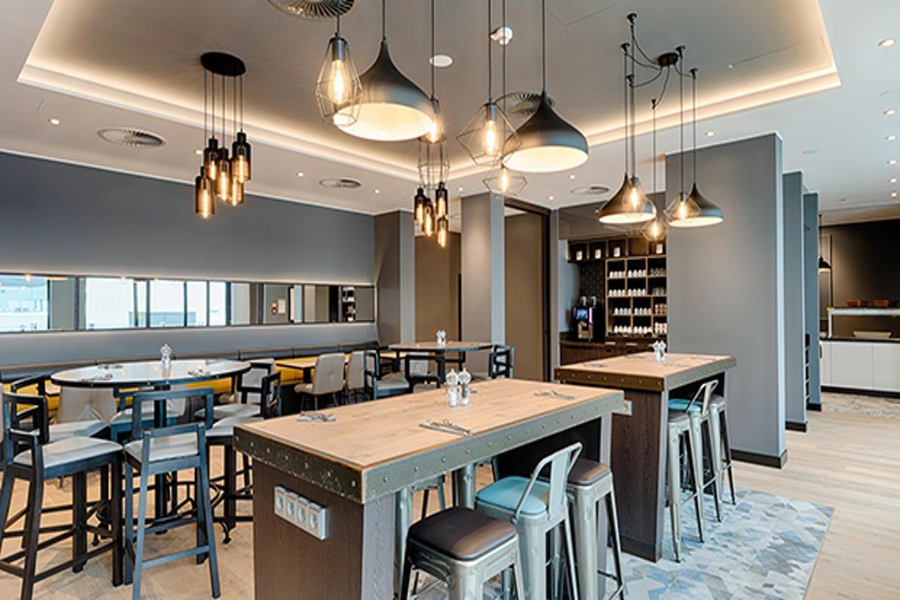 Premier Inn Hamburg City Klostertor Экстерьер фото