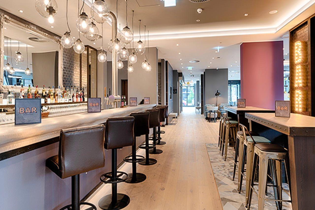 Premier Inn Hamburg City Klostertor Экстерьер фото