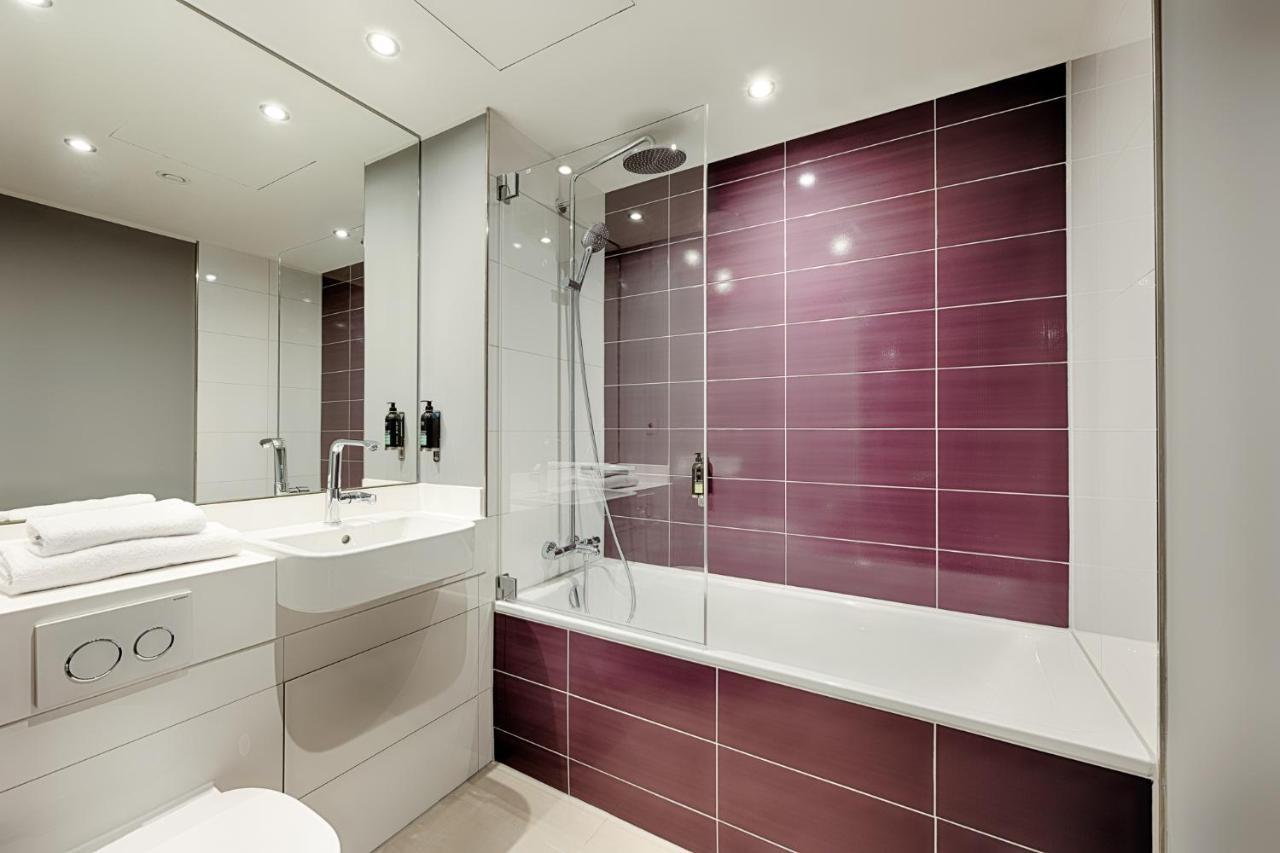 Premier Inn Hamburg City Klostertor Экстерьер фото