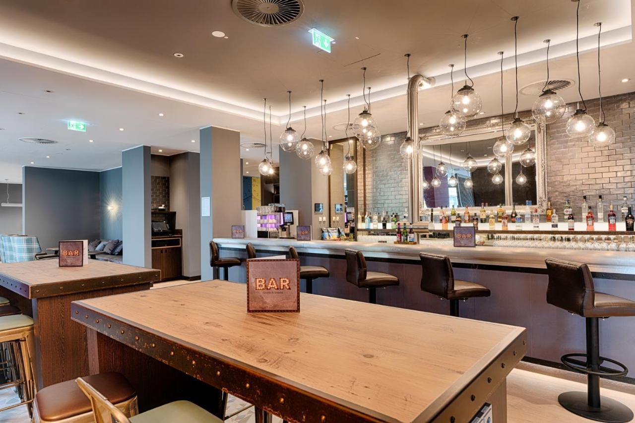Premier Inn Hamburg City Klostertor Экстерьер фото
