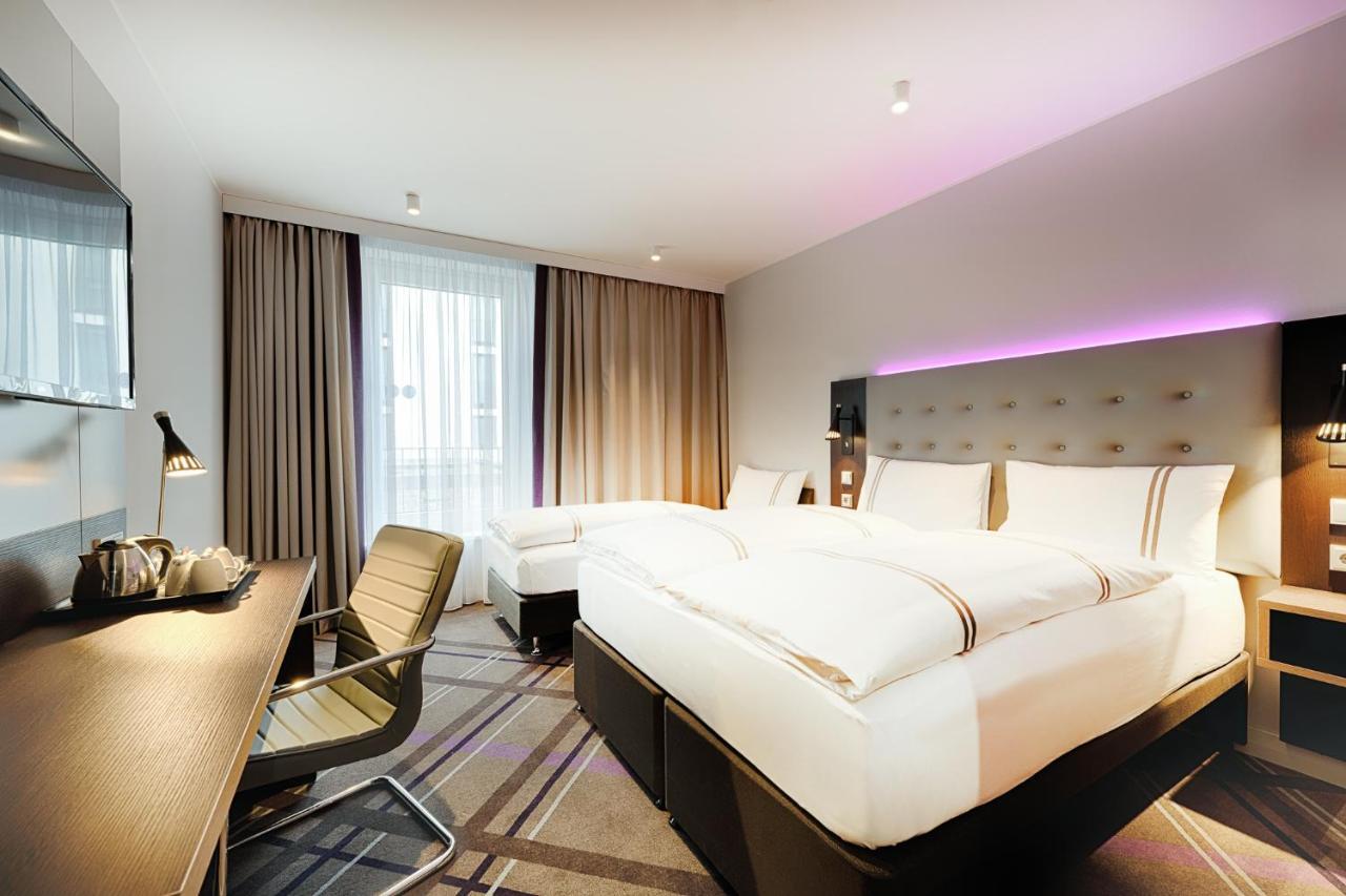 Premier Inn Hamburg City Klostertor Экстерьер фото