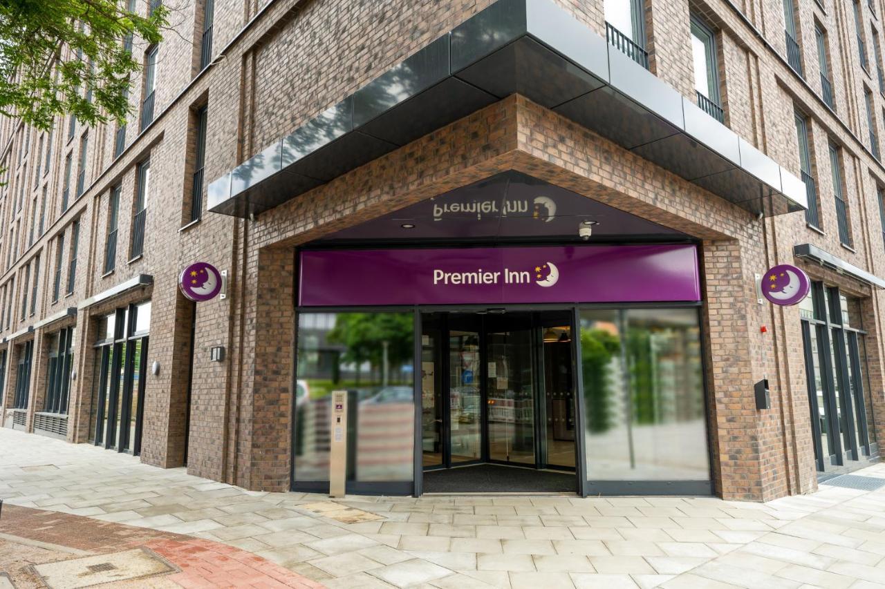 Premier Inn Hamburg City Klostertor Экстерьер фото