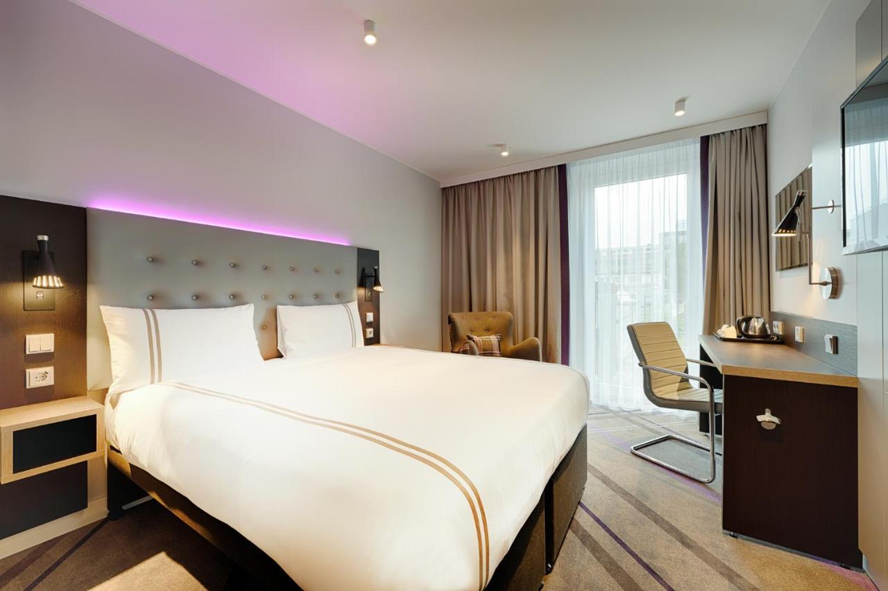 Premier Inn Hamburg City Klostertor Экстерьер фото