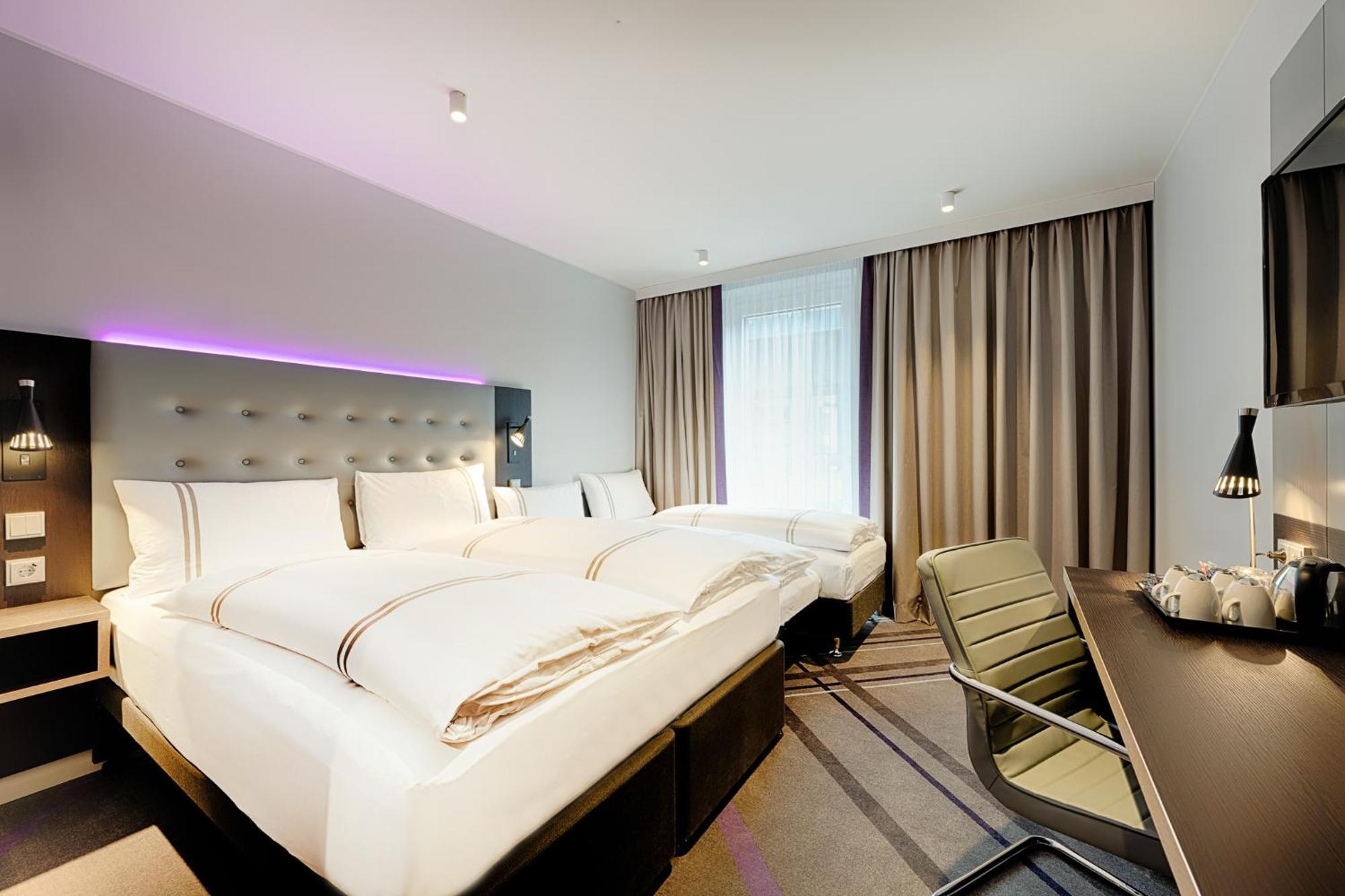 Premier Inn Hamburg City Klostertor Экстерьер фото